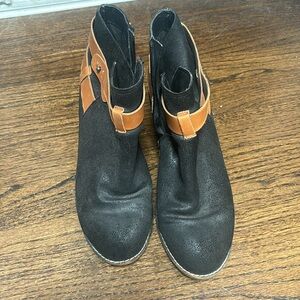 Dolce Vita suede boots